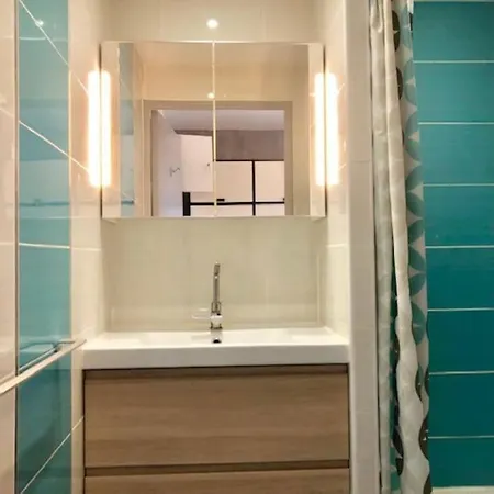 322, Port Vénus Au Village Naturiste Agde