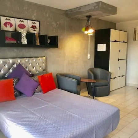 322, Port Venus Au Village Naturiste Apartment *